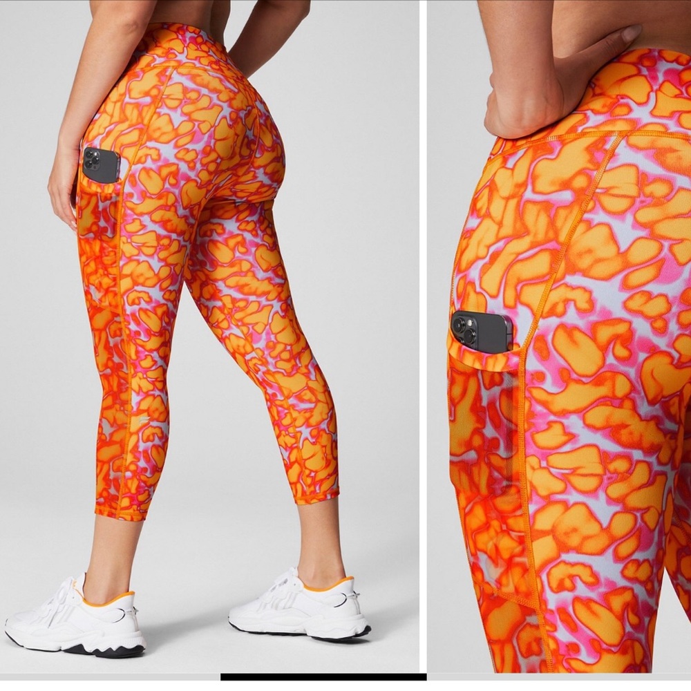 Fabletics Capri On the Go Power-hold Leggings